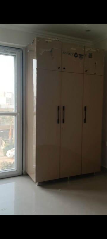 Building Lobby in 2 BHK Builder Floor at Ompee Drona Floors, Sector 110 – for Rent