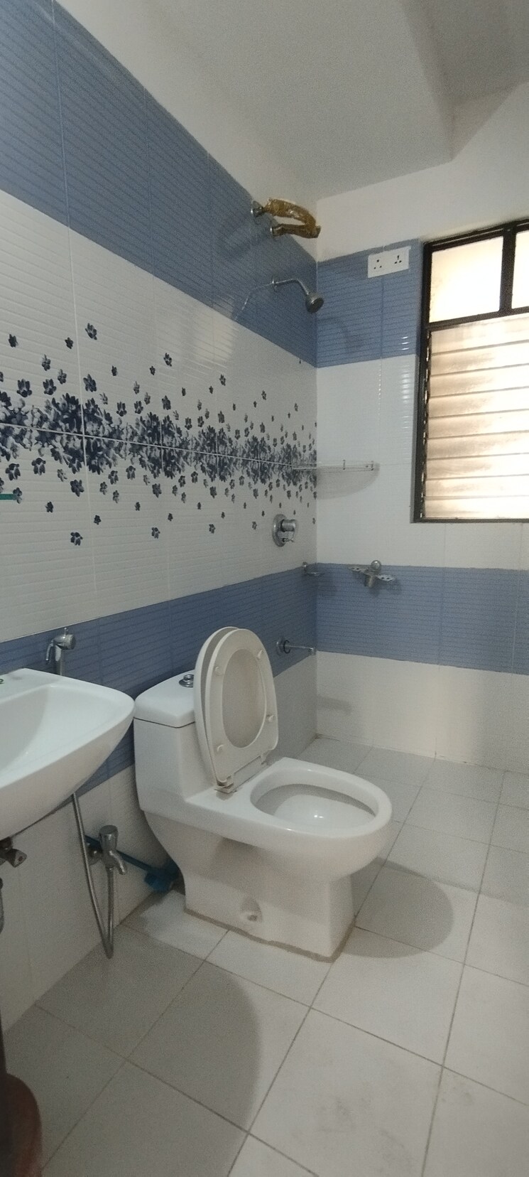 Bathroom, nanded-asawari 2 Bedroom 973 Sq.Ft. Apartment In Nanded Pune 9574400