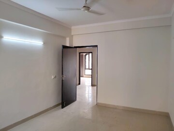 Room in 3 BHK Independent House at Super MIG, Sector 105 – for Sale
