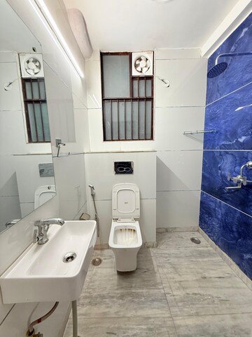 Bathroom in 4 BHK Builder Floor at M3M Atrium, Sector 57 – for Rent