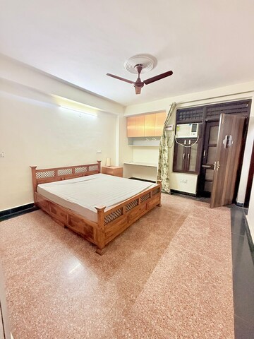 Room in 4 BHK Builder Floor at M3M Atrium, Sector 57 – for Rent