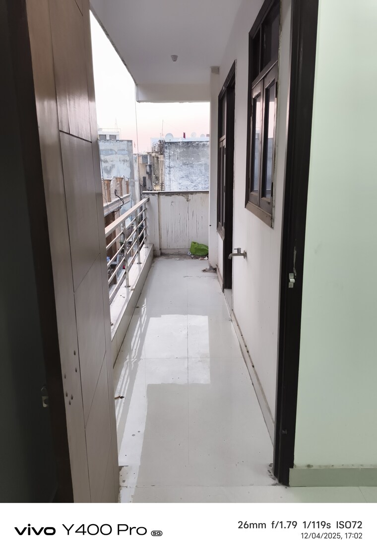 Balcony, chattarpur 2 Bedroom 75 Sq.Yd. Builder Floor In Chattarpur Delhi 9574585