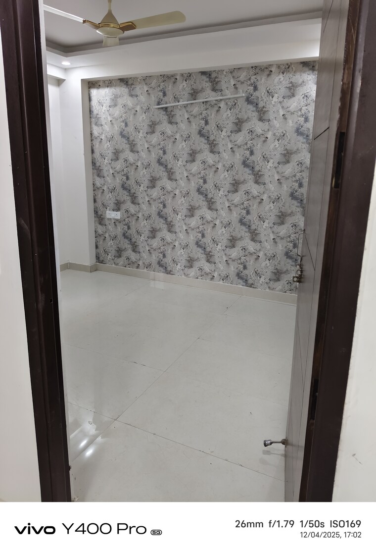 Room, chattarpur 2 Bedroom 75 Sq.Yd. Builder Floor In Chattarpur Delhi 9574585