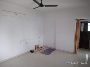 Room in 2 BHK Apartment at Kharadi – for Rent