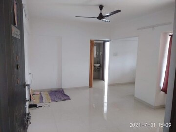 Room in 2 BHK Apartment at Kharadi – for Rent