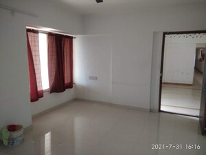 Room in 2 BHK Apartment at Kharadi – for Rent