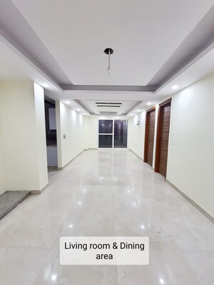 Building Lobby in 3 BHK Builder Floor at Sector 27 – for Rent