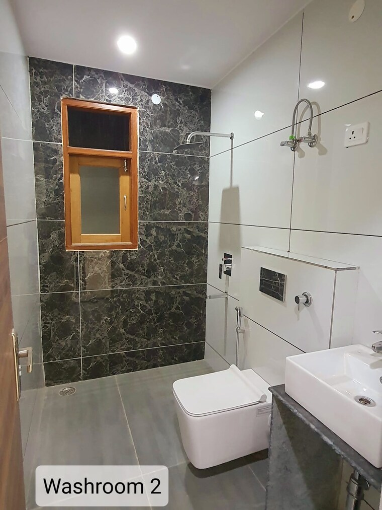 Bathroom, sector 27 3 Bedroom 2367 Sq.Ft. Builder Floor In Sector 27 Gurgaon 9574750