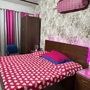 Bedroom in 3 BHK Apartment at Sector 37 – for Rent