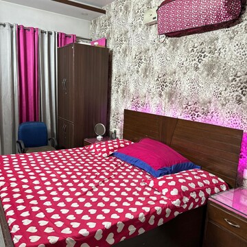 Bedroom in 3 BHK Apartment at Sector 37 – for Rent