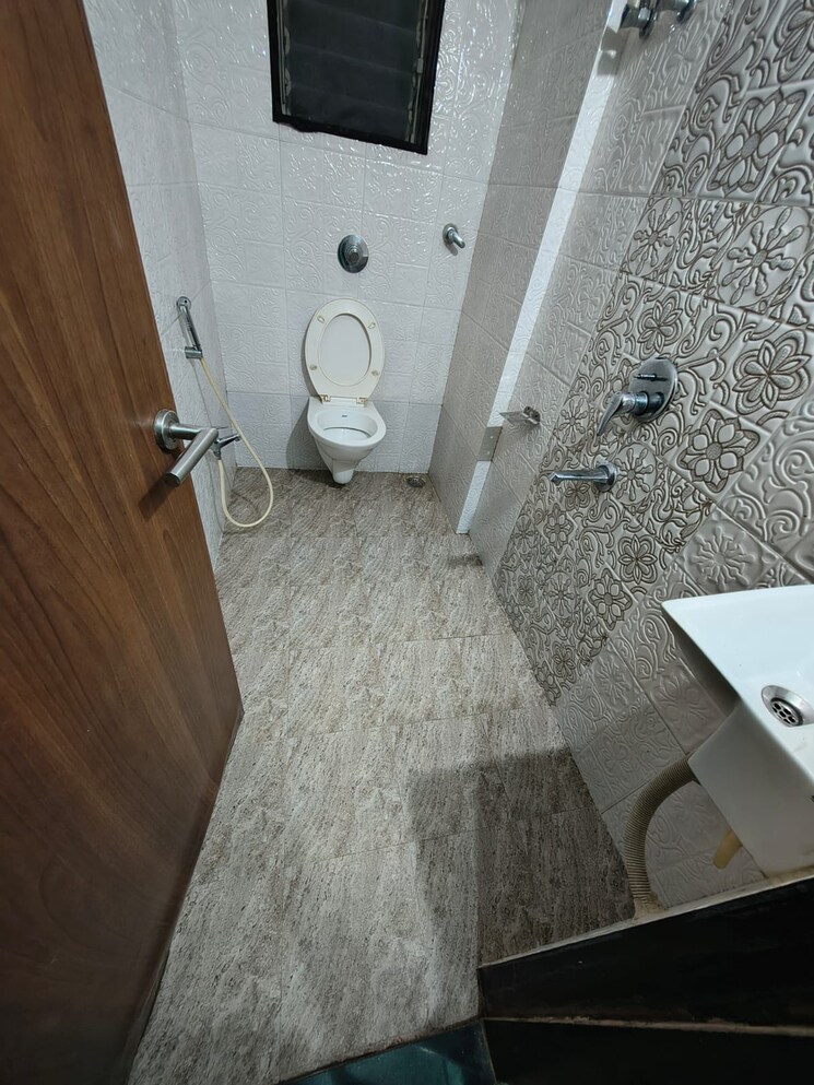 Bathroom, sector 2 kharghar 2 Bedroom 1000 Sq.Ft. Apartment In Sector 2 Kharghar Navi Mumbai 9574728