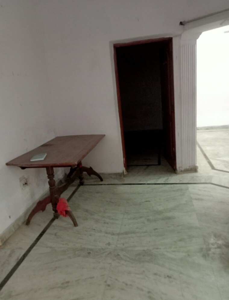Room, vikas nagar 2 Bedroom 650 Sq.Ft. Independent House In Vikas Nagar Lucknow 9574834