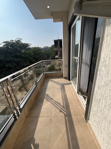 Balcony in 1 BHK Builder Floor at Sector 43 – for Rent