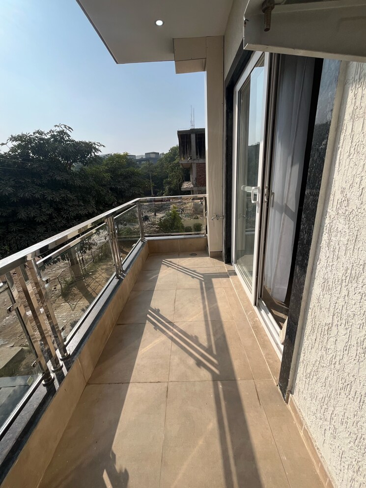 Balcony, sector 43 1 Bedroom 875 Sq.Ft. Builder Floor In Sector 43 Gurgaon 9574810