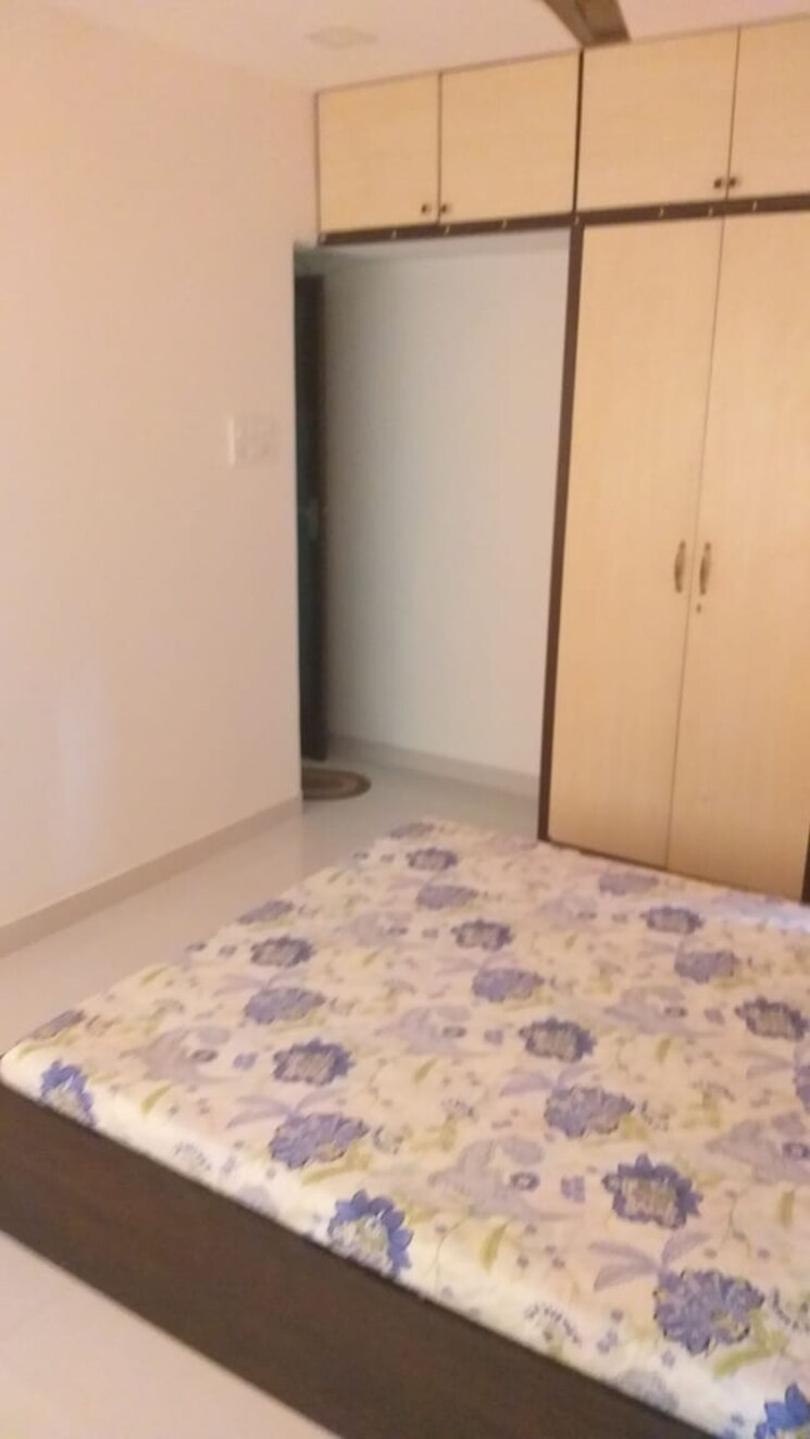 Room, juhu 3 Bedroom 1100 Sq.Ft. Apartment In Juhu Mumbai 9574786