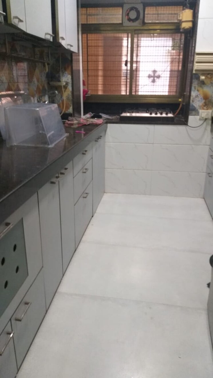 Kitchen, juhu 3 Bedroom 1100 Sq.Ft. Apartment In Juhu Mumbai 9574786