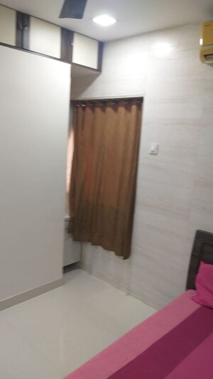 Room in 3 BHK Apartment at Juhu – for Rent
