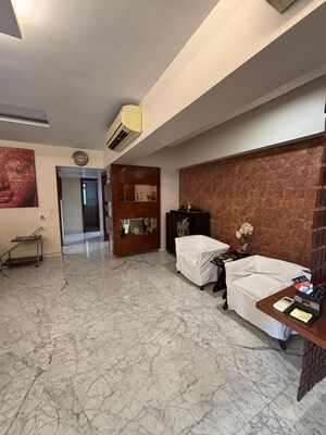 Living Room in 4 BHK Apartment at Ebony Apartment, Bandra West – for Rent