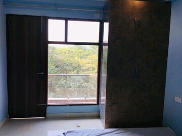 Room in 2 BHK Builder Floor at Sector 40 – for Rent