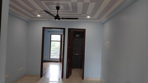 Room in 2 BHK Builder Floor at Sector 40 – for Rent