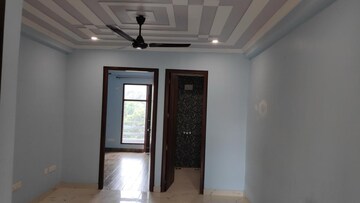 Room in 2 BHK Builder Floor at Sector 40 – for Rent