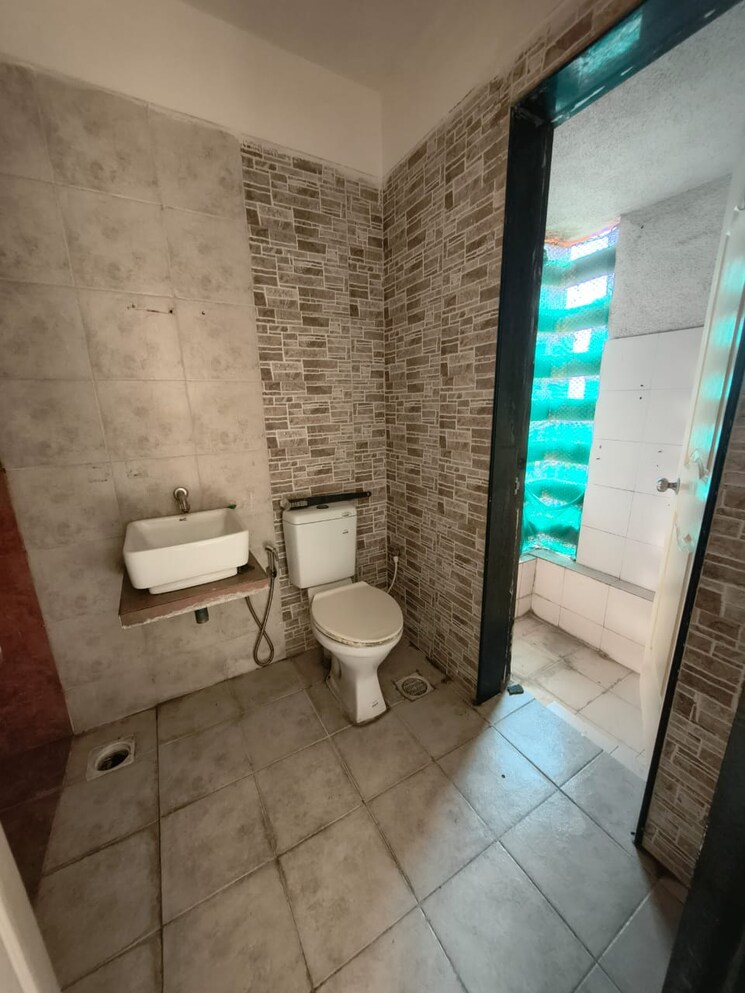 Bathroom, mahaavir-jyoti 3 Bedroom 1450 Sq.Ft. Apartment In Kharghar Sector 10 Navi Mumbai 9574821