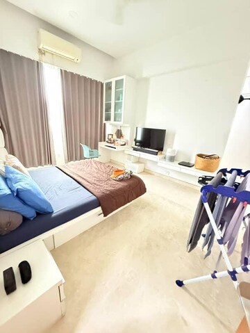 Master Bedroom in 4 BHK Apartment at Benchmark Solus, Bandra West – for Rent