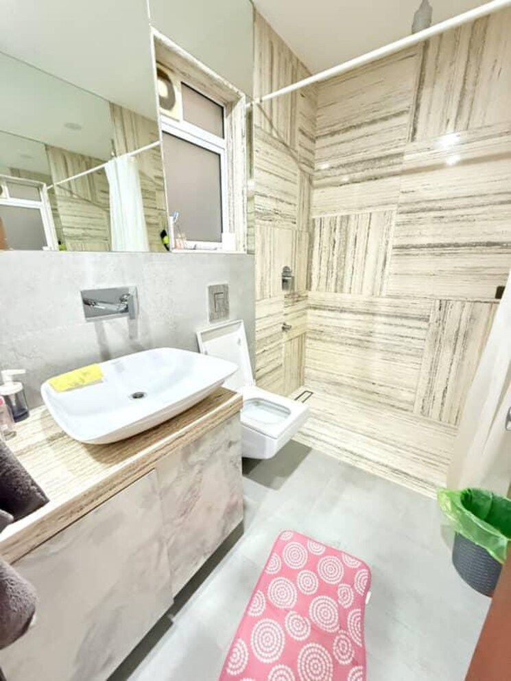Bathroom, benchmark-solus 4 Bedroom 1800 Sq.Ft. Apartment In Bandra West Mumbai 9574901