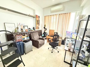 Room in 4 BHK Apartment at Benchmark Solus, Bandra West – for Rent