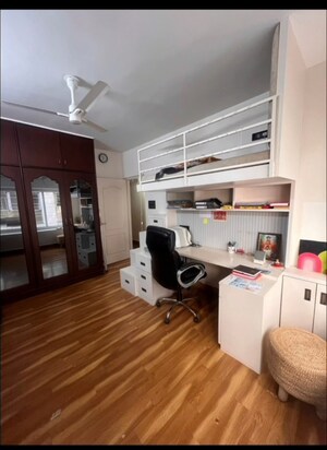 Study Room in 2 BHK Apartment at Sadashiv Peth – for Sale