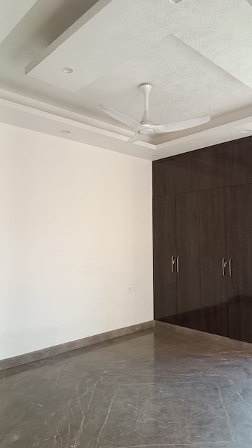 Room in 3 BHK Independent House at Sector 46 – for Rent