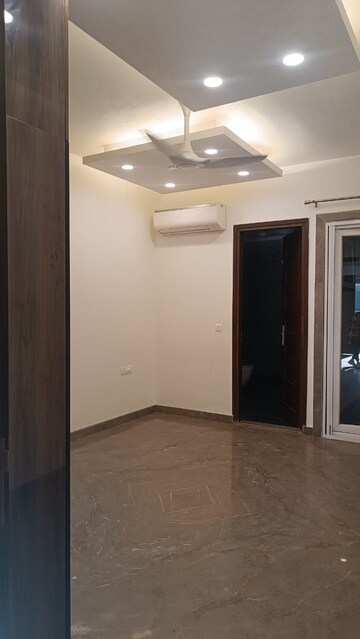 Room in 3 BHK Independent House at Sector 46 – for Rent