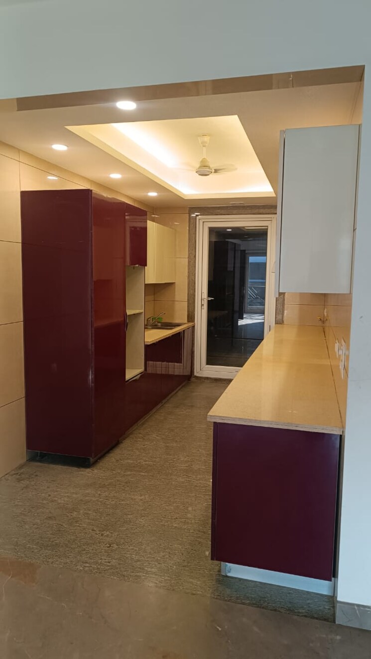 undefined, sector 46 3 Bedroom 250 Sq.Mt. Independent House In Sector 46 Noida 9574940