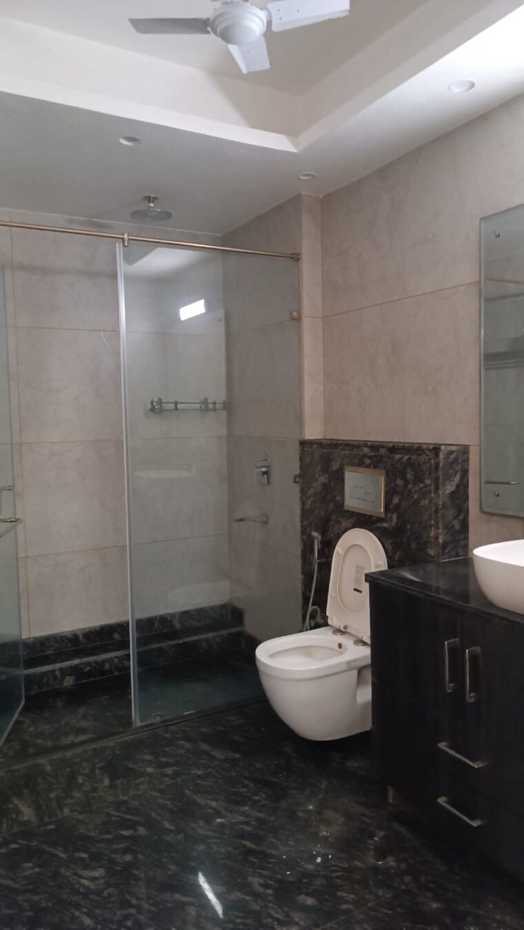Bathroom, sector 46 3 Bedroom 250 Sq.Mt. Independent House In Sector 46 Noida 9574940