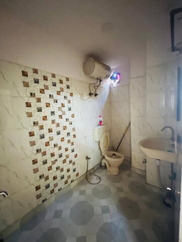 Bathroom in 1 BHK Builder Floor at Saket – for Rent