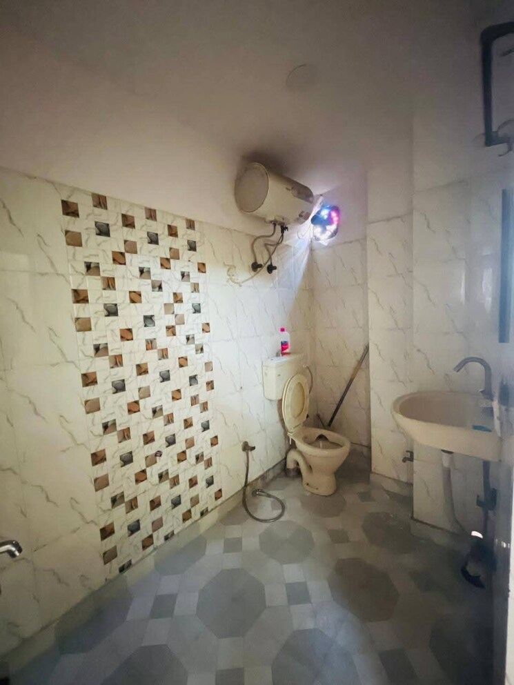 Bathroom, saket 1 Bedroom 500 Sq.Ft. Builder Floor In Saket Delhi 9574991