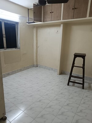 Room in 1 RK Apartment at Tarun Bharat – for Rent