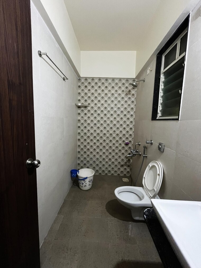Bathroom, yashada-splendid-courtyard 2 Bedroom 1000 Sq.Ft. Apartment In Lohgaon Pune 9575171