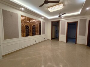 Room in 1 BHK Builder Floor at Saket – for Rent