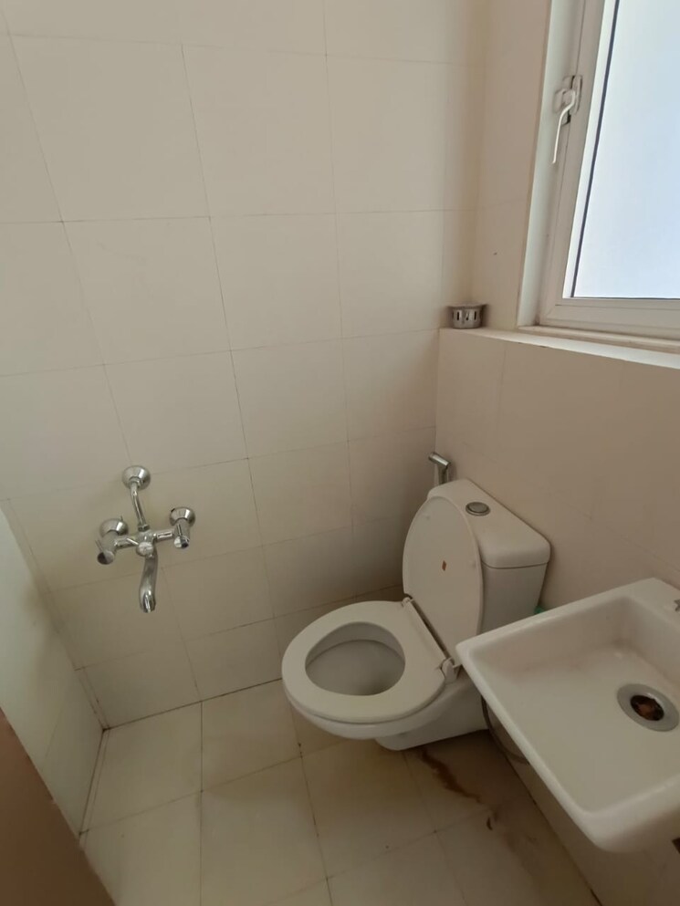 Bathroom, lodha-belmondo 3.5 Bedroom 2000 Sq.Ft. Apartment In Gahunje Pune 9575127