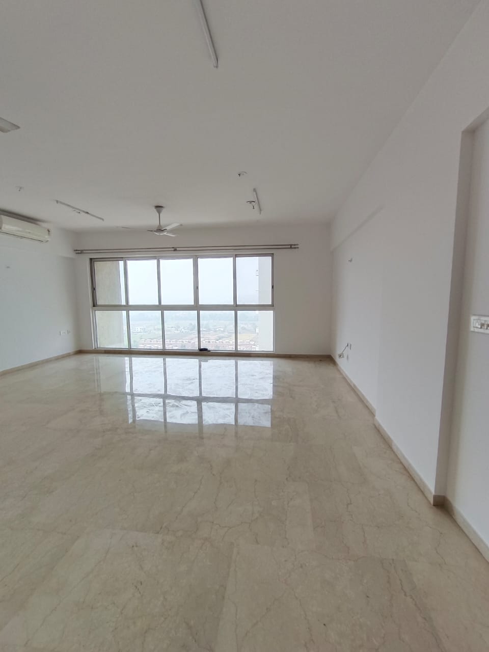 3.5 BHK 2000 Sq.Ft. Apartment in Lodha Belmondo