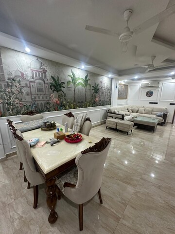 Master Bedroom in 4 BHK Builder Floor at Saket – for Rent