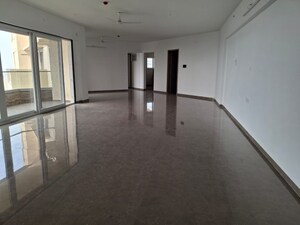 Room in 3 BHK Apartment at Venkatesh Skydale Phase 2, Sinhagad Road – for Sale
