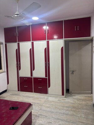 2 BHK Apartment For Rent in Balmoral CHS, Goregaon East