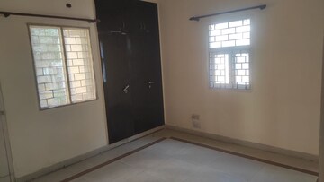 Room in 3 BHK Apartment at Basera Apartment Gurgaon, Sector 56 – for Rent
