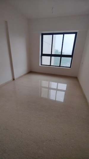Room in 2 BHK Apartment at Shapoorji Pallonji Vicinia, Powai – for Rent