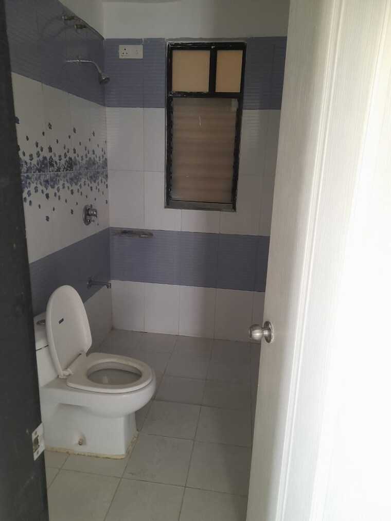 Bathroom, nanded fata 2 Bedroom 975 Sq.Ft. Apartment In Nanded Fata Pune 9575156