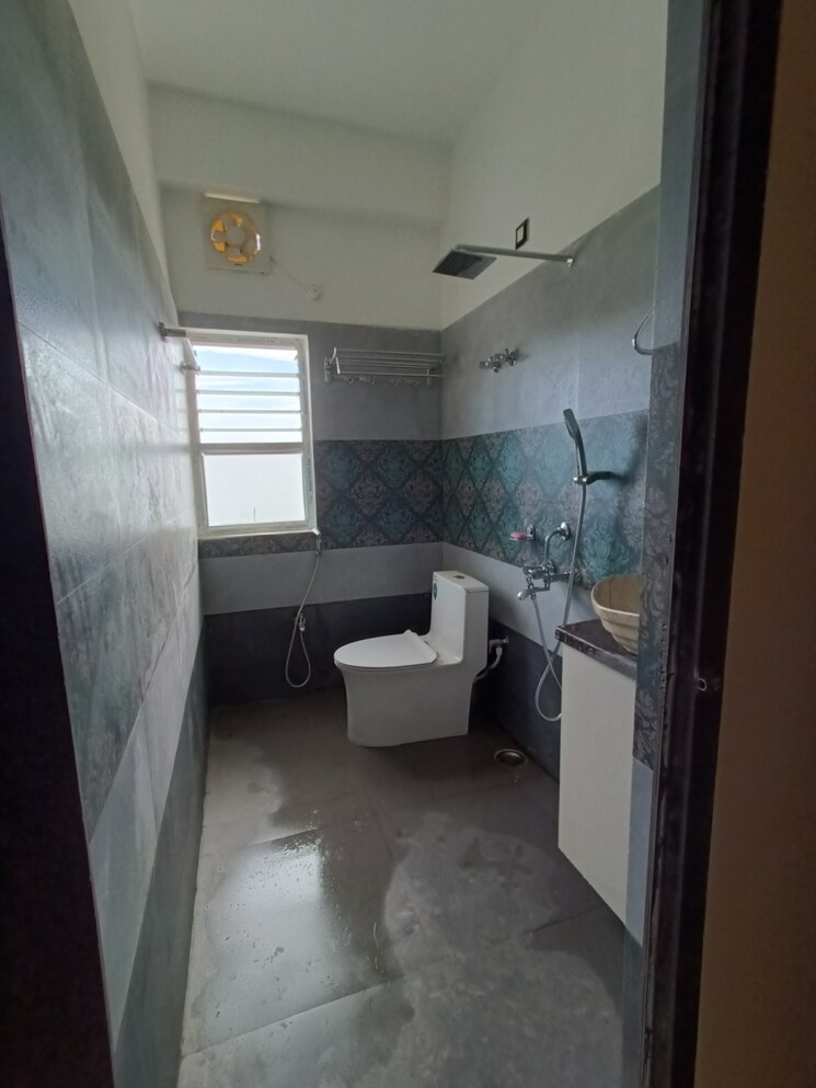 Bathroom, kahilipara 3 Bedroom 1350 Sq.Ft. Builder Floor In Kahilipara Guwahati 9575191