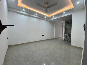 Room in 1 BHK Builder Floor at Saket – for Rent