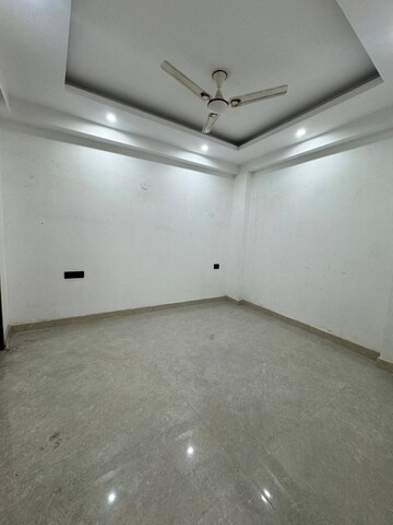 Room in 1 BHK Builder Floor at Saket – for Rent